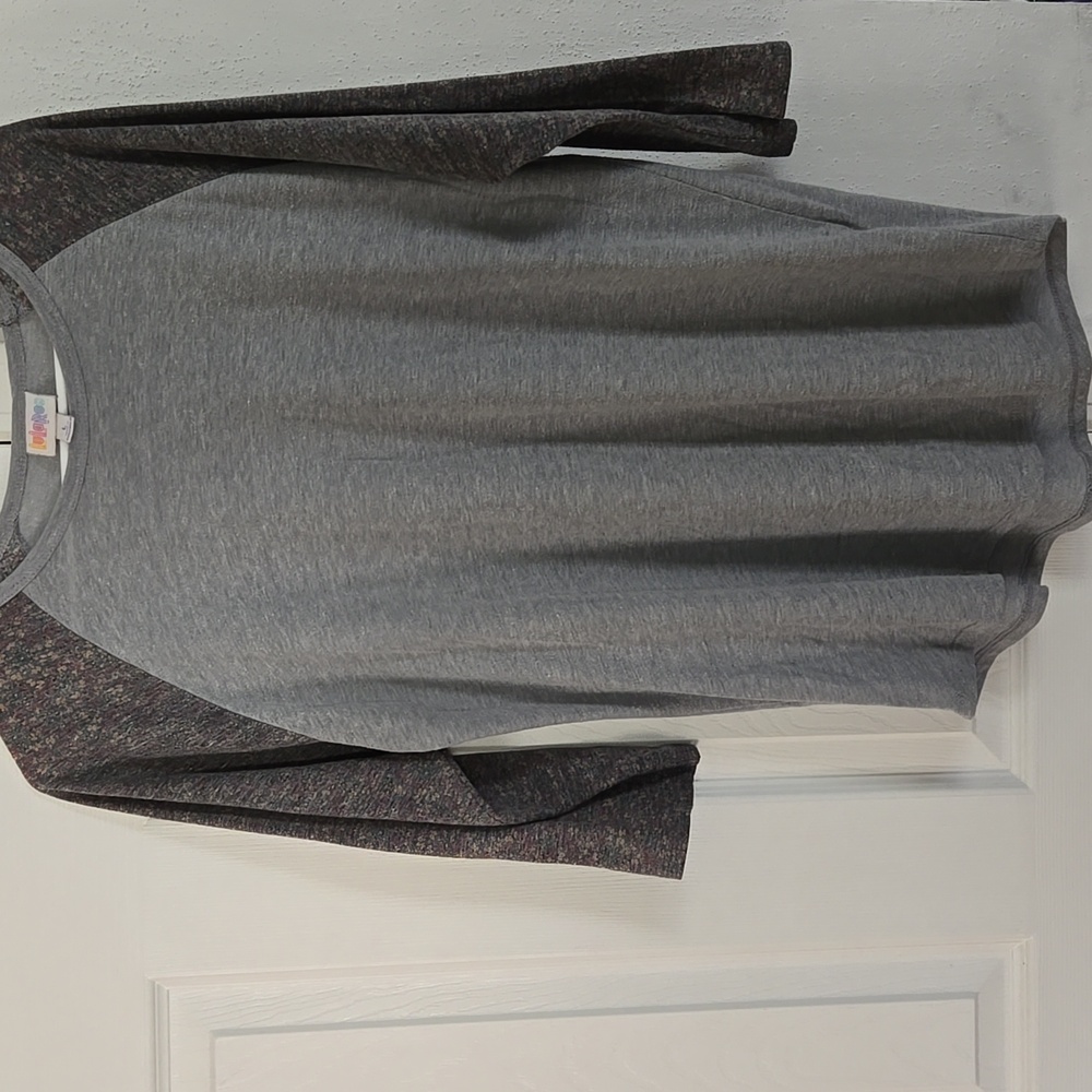 Lularoe Randy Shirt Gray With Dark Gray Sleeves Size Large